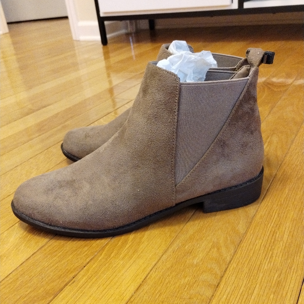 Chelsea Flat Ankle Booties - Picture 6 of 13